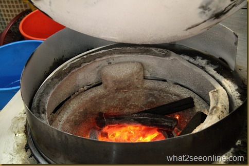 Singapore Hawker Food - Geylang Lor 29 Fried Hokkien Mee by what2seeonline.com