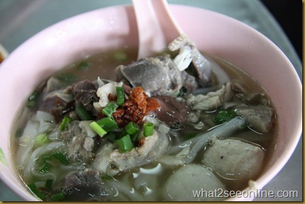 Koay Teow Thng at Lebuh Cecil Market food court