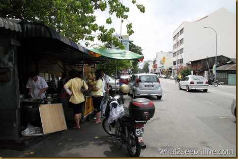 Goreng Pisang and Fried Fritters at Weld Quay, Penang by what2seeonline.com