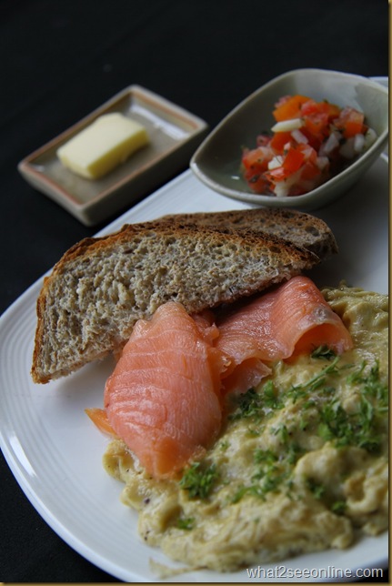 Creamy Scrambled Eggs with Salsa & Toast and Smoked Salmon 2_resize