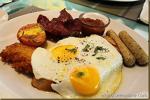 Weekend Breakfast at Sigi's Bar & Grill, Golden Sands Resort, Penang
