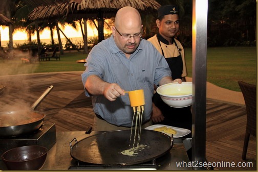 US Food Journalists discovering Malaysian Cuisines in Penang by what2seeonline.com