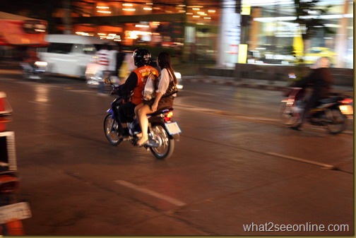 Fast mode of transport on the motorcycle taxi in Bangkok by what2seeonline.com