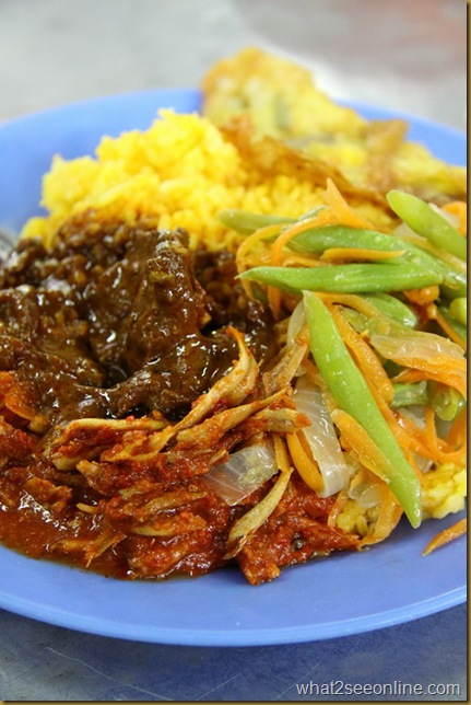 Hawker Food at the Batu Lanchang Market Food Court, Penang by What2seeonline.com