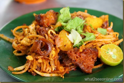 Hawker Food at the Batu Lanchang Market Food Court, Penang by What2seeonline.com