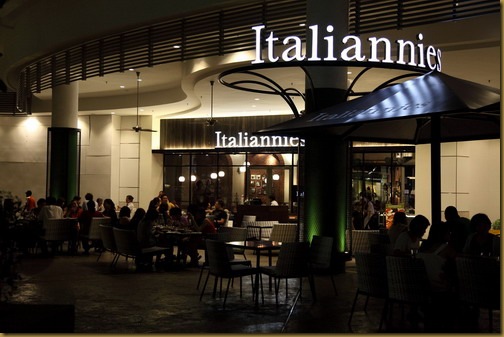 Large alfresco dining area of Italiannies in Gurney Paragon Mall