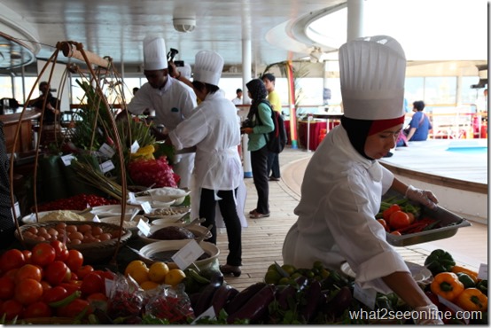 Judging on the high sea - Star Cruises Nasi Kandar Cooking Competition 2013 by what2seeonline.com