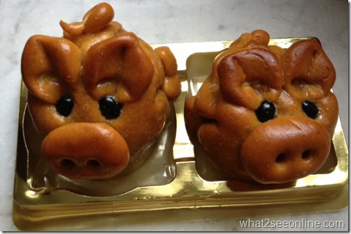 Traditional Mooncakes in Penang for Mid-Autumn Festival by what2seeonline.com