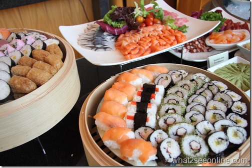 Feast of Seafood on Pirates Seafood Night at Eastin Hotel, Penang by what2seeonline.com