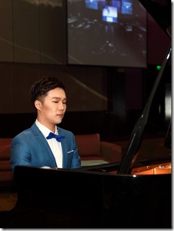 Classical piano performance by Korean pianist Kris Kim