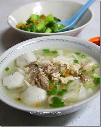 Beach Street, Chicken Innards, Ck Lam, Flat Rice Noodle, Garlice Oil, George Town, Hawker, Hawker Food, Koay Teow Th'ng, KTT, Lebuh Melayu, Lebuh Pantai, Malay Street, Non-Halal, Noodle Soup, Penang, Penang Food Blog, Penang Hawker Food, Penang Street Food, Pork Lard, Street Food, What2seeonline.Com, 粿条汤