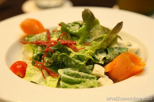 Burger Food Promotion at Sigi's Bar & Grill, Golden Sands Resort Penang Caesar Salad with smoked salmon, Sigi's Bar & Grill, Golden Sands Resort Penang, hotel, resort, grill, barbecue, western, beach, Penang, Malaysia, al fresco,