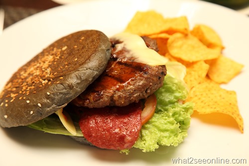 Taste of Charcoal Bread Burger at Sigi's Bar & Grill Taste of Charcoal Bread Burger, Sigi's Bar & Grill, hotel, resort, grill, barbecue, western, beach, Penang, Malaysia, al fresco,