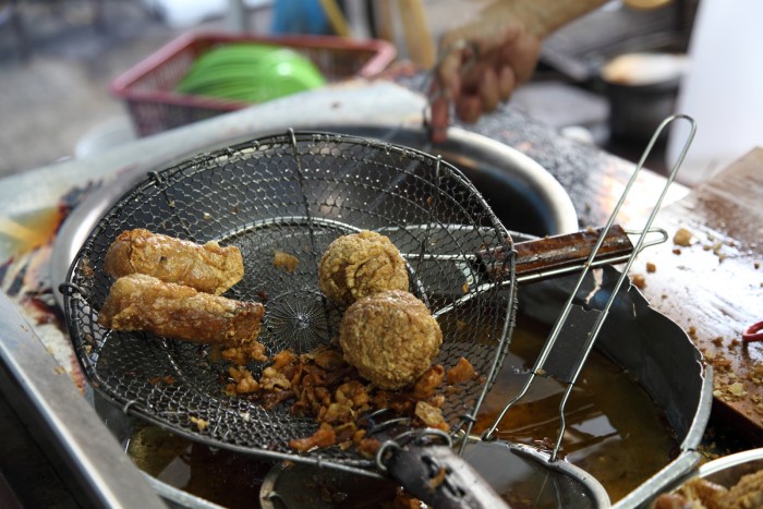 Deep-fried lo bak