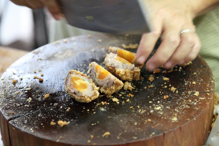 Deep-fried lo bak