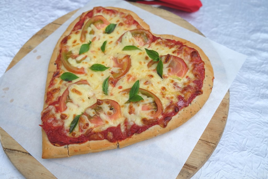Pizza With Love, Heart-shaped pizza, 
