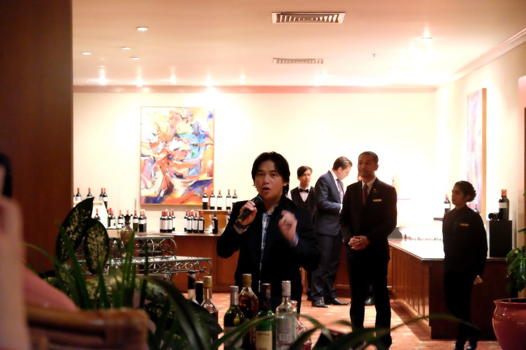 Bodegas Altanza, Wine Review, Wine Tasting, Bodegas Altanza Wine Dinner, Hotel Equatorial Penang, Spanish Winery Bodegas, Altanza, 2012 Le Altanza White Rioja, 2013 Bodegas Altanza Rioja Capitoso, 2009 Bodegas Lealtanza Rioja Reserva Seleccion de familia, 2008 Bodegas Altanza Rioja Lealtanza Reserva Club, 2008 Bodegas Altanza Rioja Reserva Serie de Artistas Contemporaneos Chinos, Penang Food Blog, What2seeonline.com, CK Lam, Wine Dinner in Penang, Spanish Wine, Sherwin Lao, Bodegas Altanza Winery, Wine Dinner in Hotel Equatorial Penang