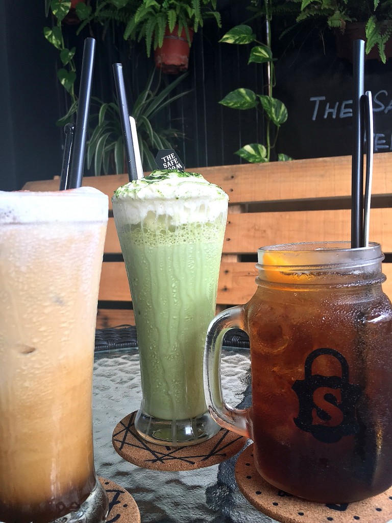 Penang Food Blog, CK Lam, What2seeonline.com, Cafe in Campbell Street Penang, Penang Cafe, Cakes, Desserts, Penang, Penang Cafe, The Safe Room, liquid nitrogen ice cream, dragon breath, Cloud 9 Affogato, Western cuisine, Asian cuisine, coconut ice cream, #thesaferoompenang