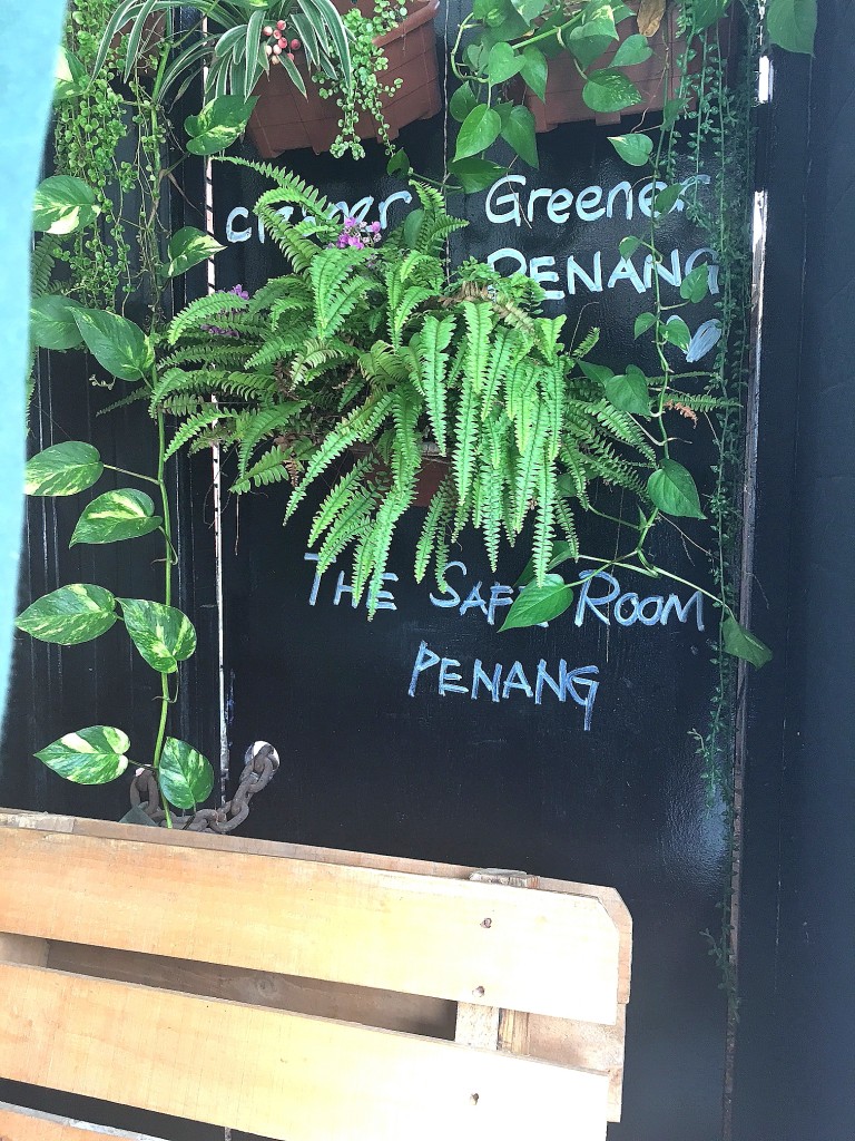 Penang Food Blog, CK Lam, What2seeonline.com, Cafe in Campbell Street Penang, Penang Cafe, Cakes, Desserts, Penang, Penang Cafe, The Safe Room, liquid nitrogen ice cream, dragon breath, Cloud 9 Affogato, Western cuisine, Asian cuisine, coconut ice cream, #thesaferoompenang