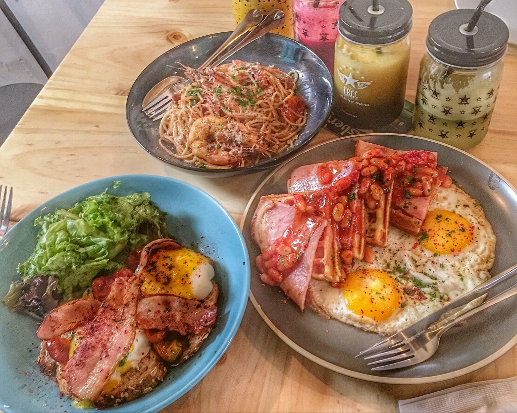 cafe, pasta, waffle, breakfast, brunch, brioche, hotcakes, penangcafe, georgetown, penang, beachstreet, what2seeonline.com, penang food blog, CK Lam, Cafe hopping, urban daybreak,