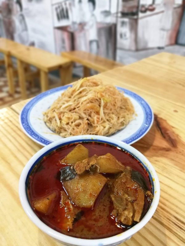 traditional chinese sweet dessert, teochew cuisine, cai kuih, melayu street, penang, penang food blog by ck lam @what2seeonline.com, chao xuan restaurant on melayu street in Penang, teow chew braised dishes with porridge and rice, local breakfast toast bread and kopi