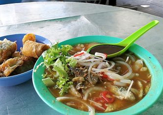 Assam Laksa, George Town, Nyonya Cuisine, Penang, Popiah, Penang Hawker Food, Penang Food Blog, CK Lam, What2seeonline.com, Penang Food Truck, Jelutong Assam Laksa, Penang Assam Laksa, deep-fried popiah,