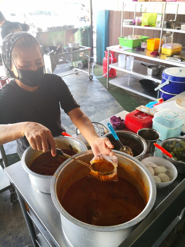 Quallys Nusantara Kitchen at Burmah Road, Penang restaurant, malay cuisine, charcoal grilled chicken, ayam berempah, cincaru sumbat, ayam percik, beef rendang, Penang Food BLog, What2seeonline.com, CK Lam, Penang Food Hunt, Cafe on Burmah Road Penang,
