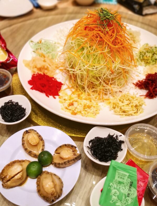 Putien Malaysia, Puti, GurneyParagon Mall, Auspicious Reunion Dinner Menu, Chinese New Year Banquet Set Menu 2022, Ck Lam, CNY Reunion Dinner, Gong Xi Fa Cai, Lunar New Year, Penang Food Blog, Reunion Dinner Set Menu, What2seeonline.Com, Year Of The Tiger, Putien Abalone Yu Sheng, Putien's Abalone Pot of Goodies, Putien Poon Choi, 