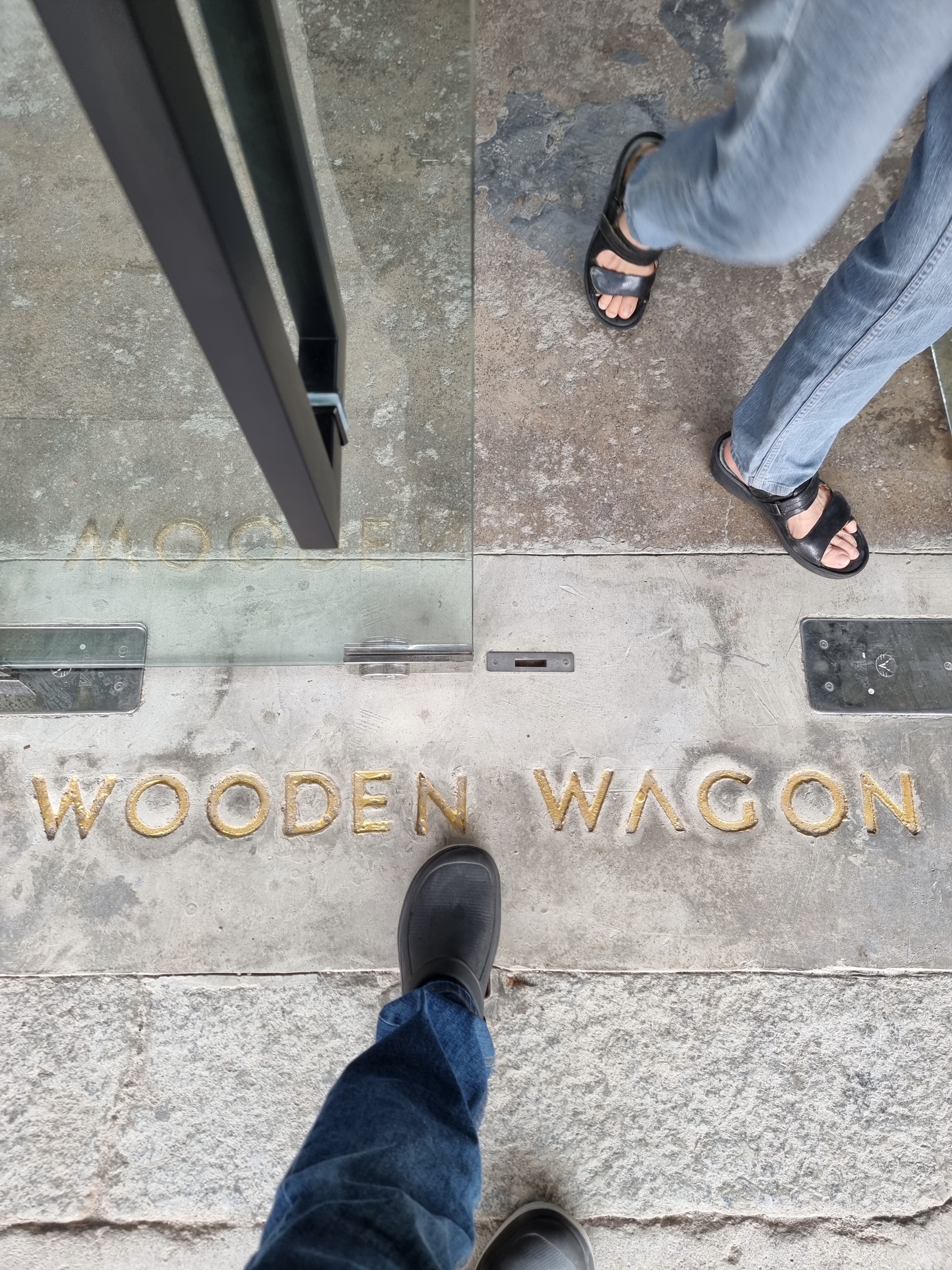 Wooden Wagon Restaurant, warehouse-themed cafe-restaurant, entrance from Beach Street and Weld Quay, open kitchen concept, Penang Cafe, Cafe Hopping in Penang, Ck Lam, George Town, Penang Food Blog, What2seeonline.Com, Brunch in Penang, COffee Break, Teatime, Cafe in Georgetown Penang,