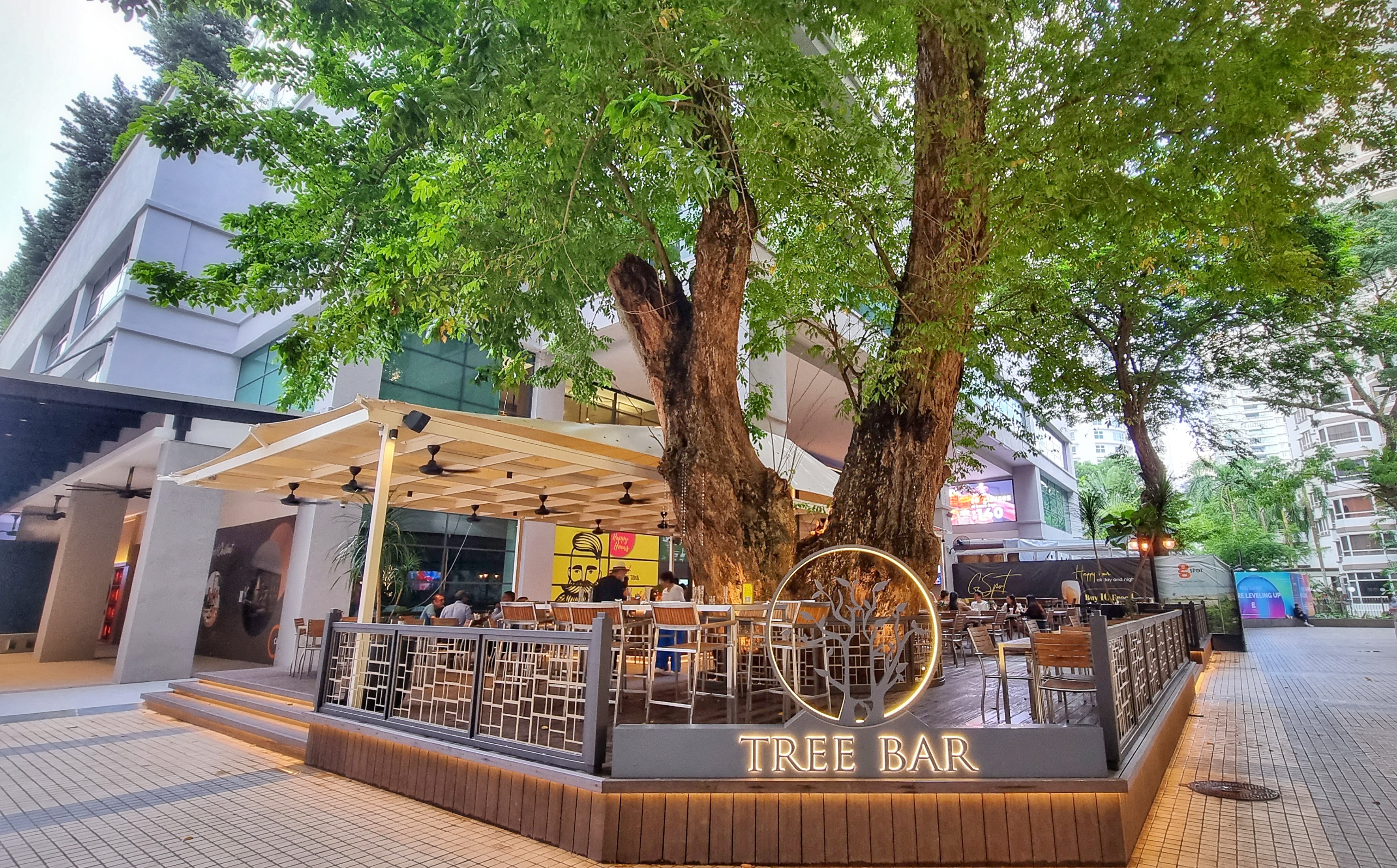 Lost Lager, Old Engine Oil, Dead Pony Club, Punk IPA, G Hotel Gurney on Gurney Drive, Penang, Ck Lam, G Hotel Gurney, ghotelgurney, Penang Food Blog, What2seeonline.Com, Tree Bar, Bar In Penang, Drinking Places In Penang, Booze, Cocktails, Beers, Tree Bar Reopening, NightLife In Penang, Whisky, 